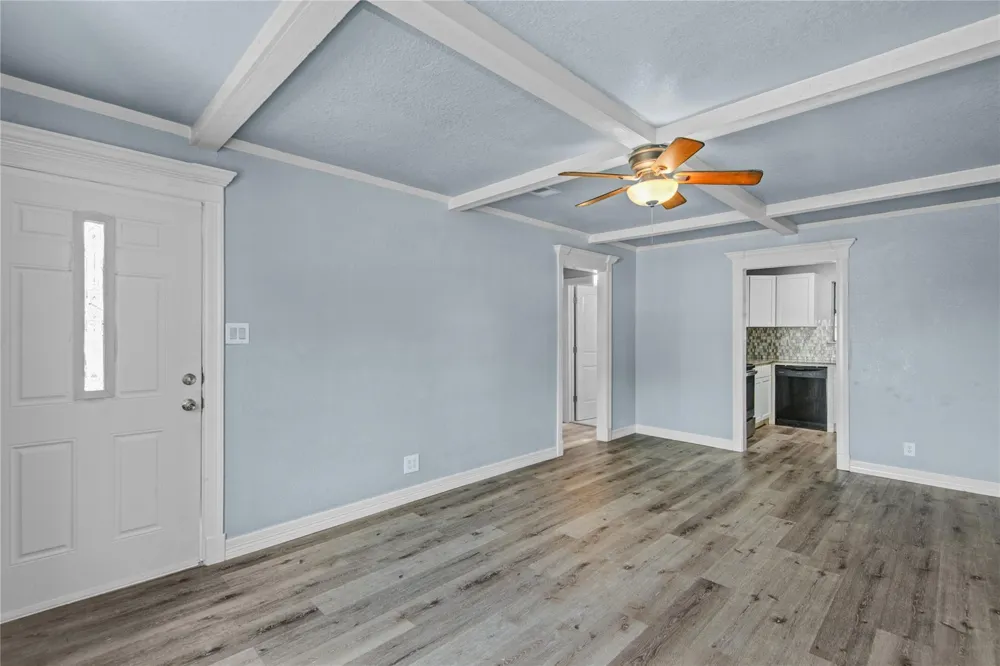 127 Huisache Street Lake Jackson, TX 77566