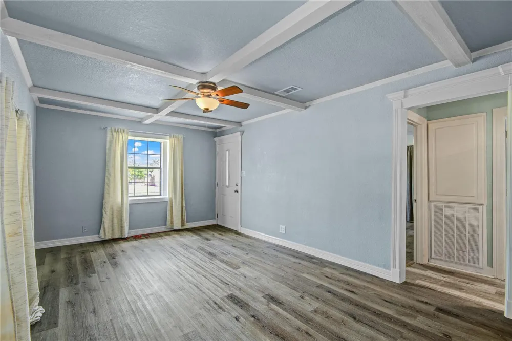 127 Huisache Street Lake Jackson, TX 77566