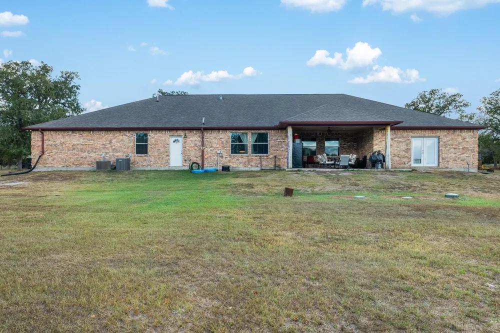 1102 Private Road 2332 Giddings, TX 78942