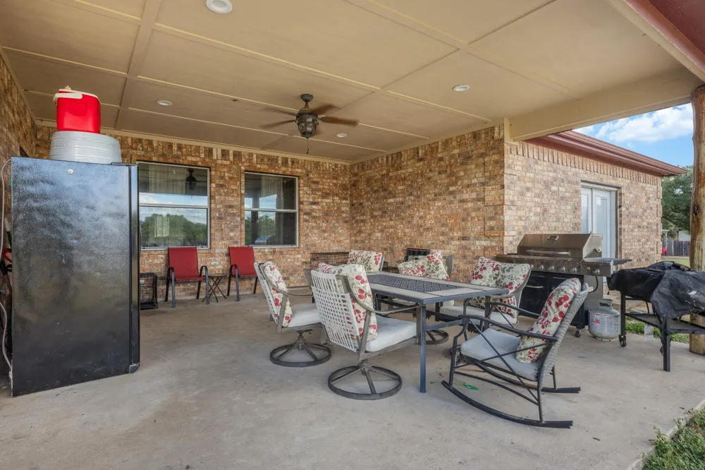 1102 Private Road 2332 Giddings, TX 78942