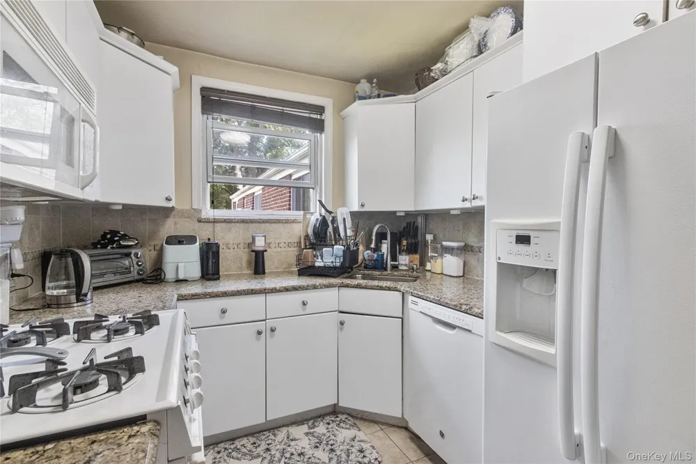 73-11 263rd Street #B Glen Oaks, NY 11004