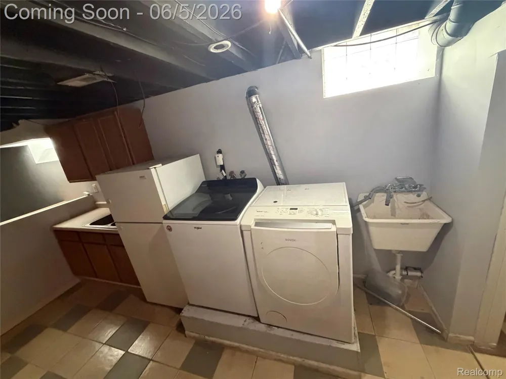 47 Osceola Drive Pontiac City, MI 48341
