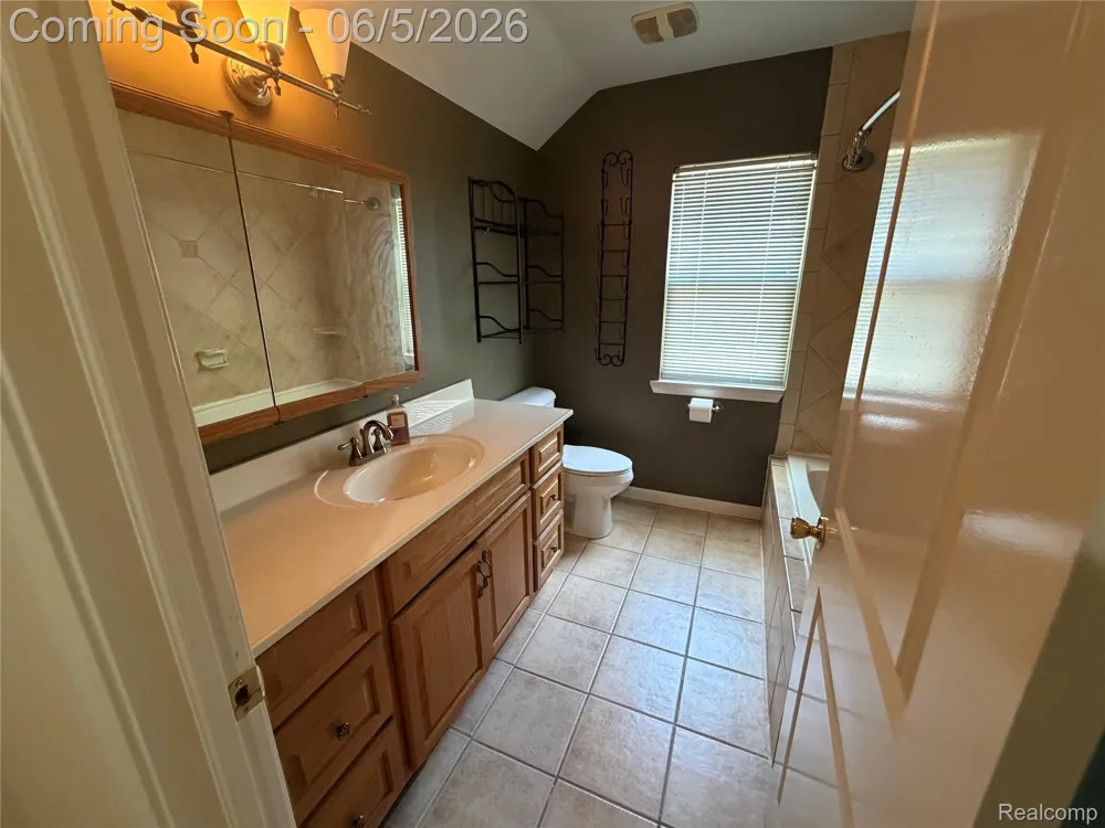 47 Osceola Drive Pontiac City, MI 48341