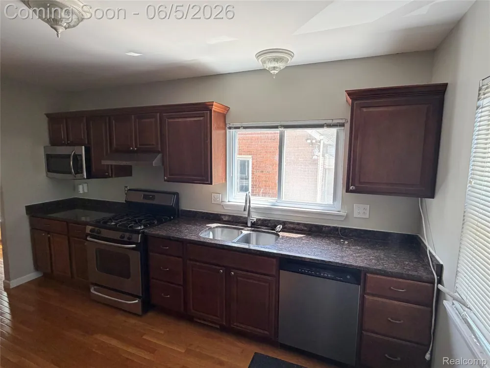 47 Osceola Drive Pontiac City, MI 48341
