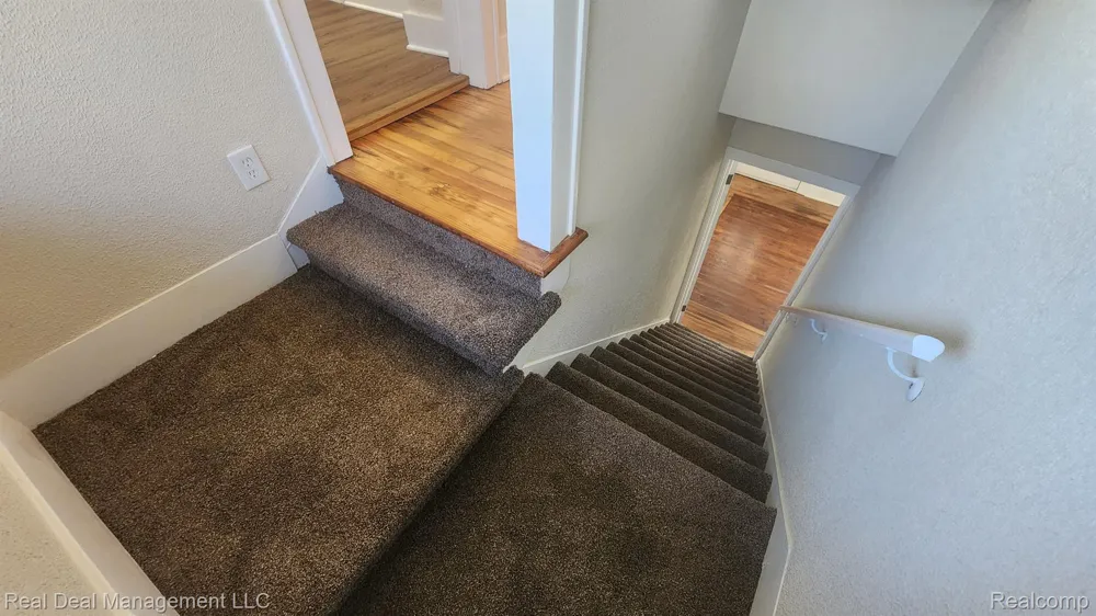 43 DWIGHT AVENUE Pontiac City, MI 48341