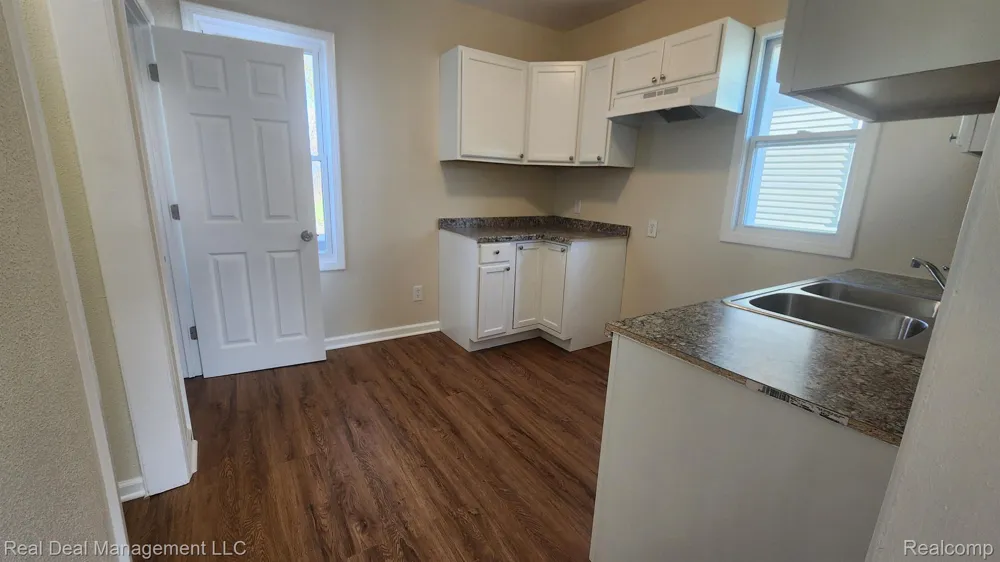 43 DWIGHT AVENUE Pontiac City, MI 48341