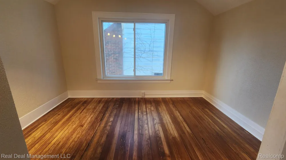 43 DWIGHT AVENUE Pontiac City, MI 48341
