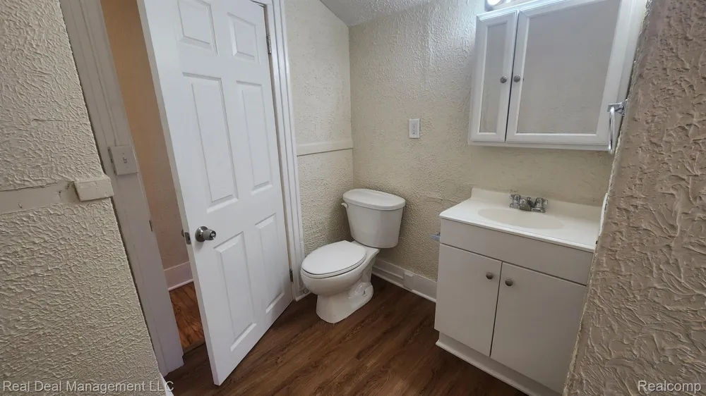 43 DWIGHT AVENUE Pontiac City, MI 48341