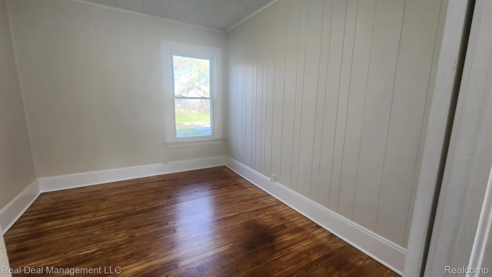 43 DWIGHT AVENUE Pontiac City, MI 48341