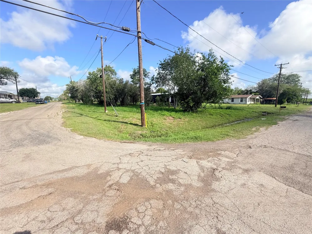 107 Shaw Street Refugio, TX 78377
