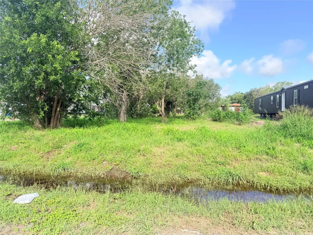 107 Shaw Street Refugio, TX 78377