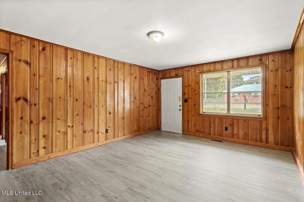 1104 Fairview Drive Waynesboro, MS 39367
