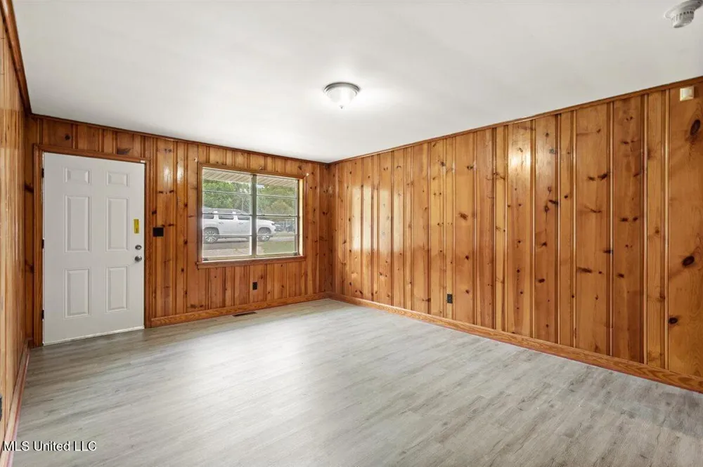 1104 Fairview Drive Waynesboro, MS 39367