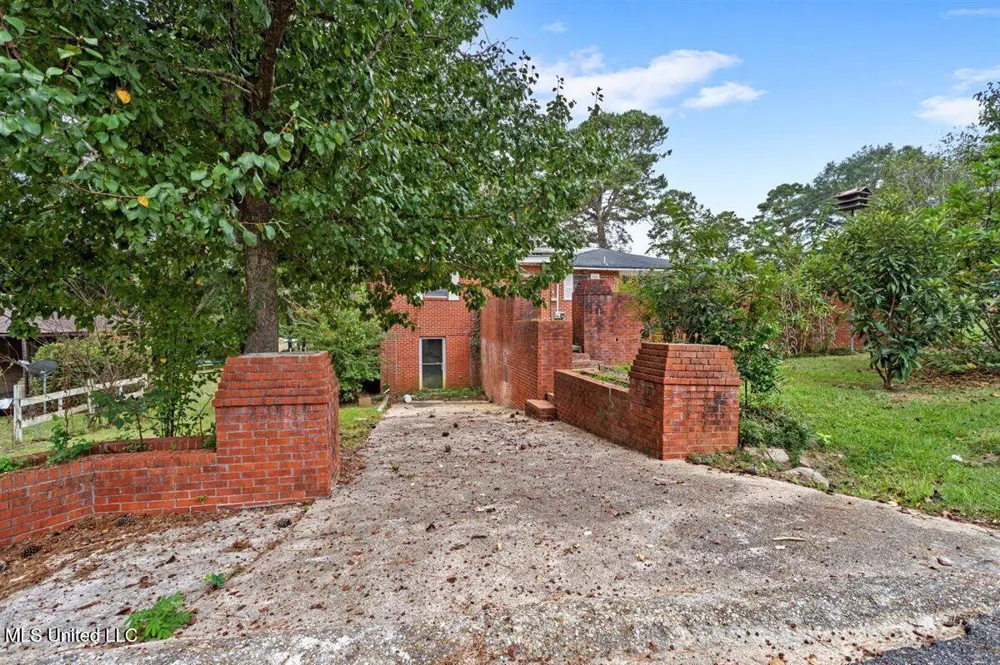 1104 Fairview Drive Waynesboro, MS 39367