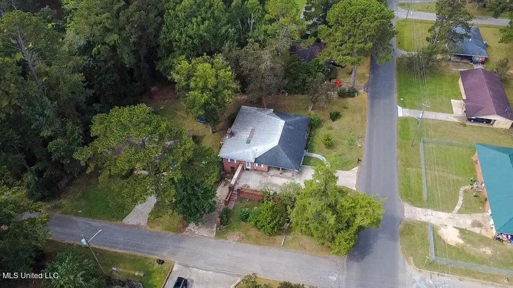 1104 Fairview Drive Waynesboro, MS 39367