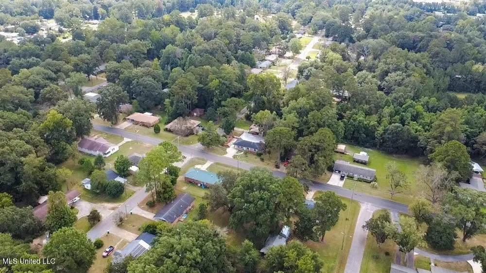 1104 Fairview Drive Waynesboro, MS 39367