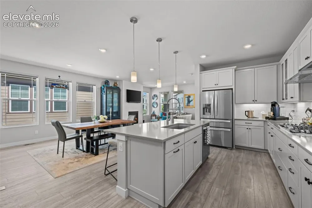 1915 Canyonpoint Lane Castle Pines, CO 80108