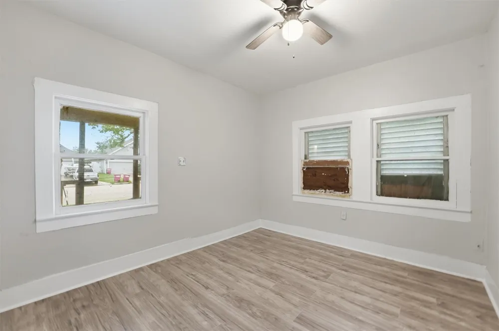 811 W Broad Street Freeport, TX 77541