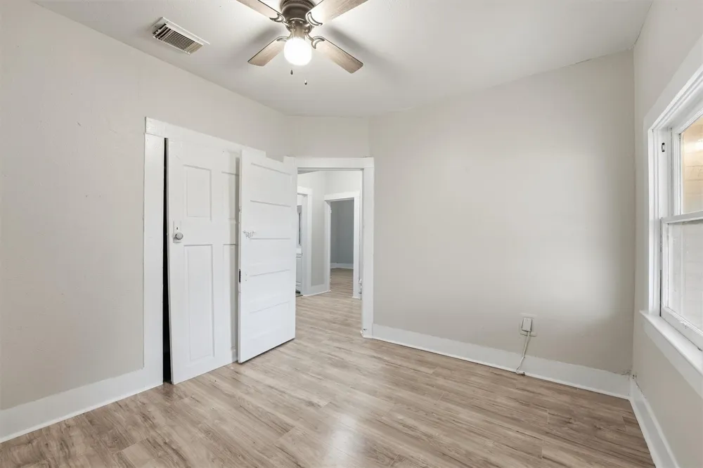 811 W Broad Street Freeport, TX 77541