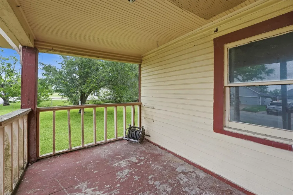811 W Broad Street Freeport, TX 77541