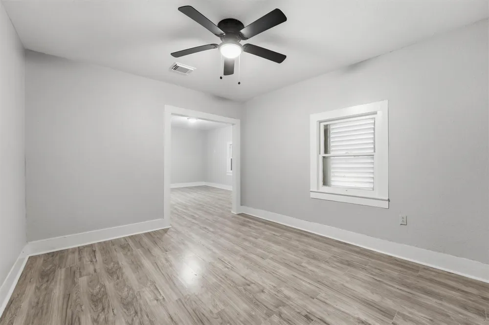 811 W Broad Street Freeport, TX 77541