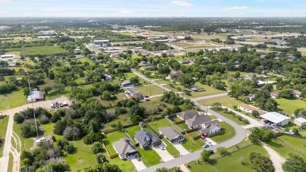 3681 Rabbit Lane Bryan, TX 77808