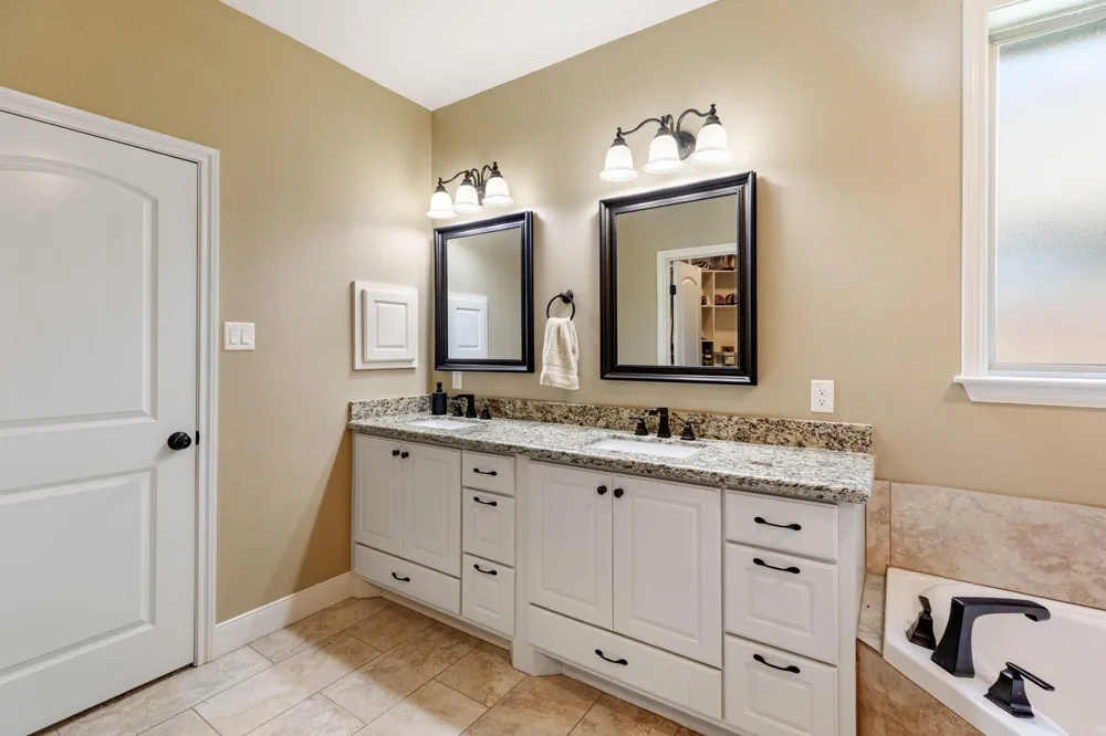 3681 Rabbit Lane Bryan, TX 77808