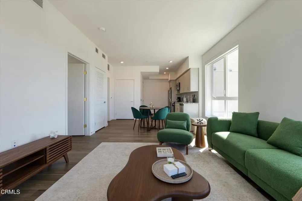 18900 Parthenia Street #210 Northridge, CA 91324