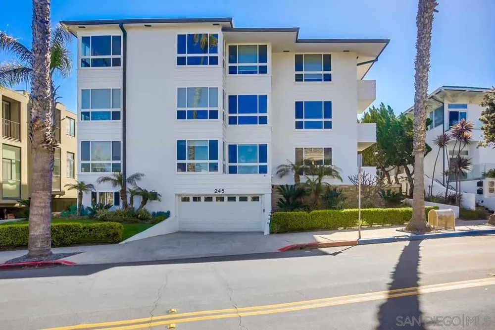 245 Coast #D2 La Jolla, CA 92037