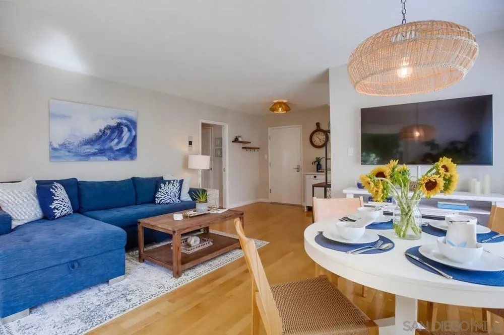 245 Coast #D2 La Jolla, CA 92037