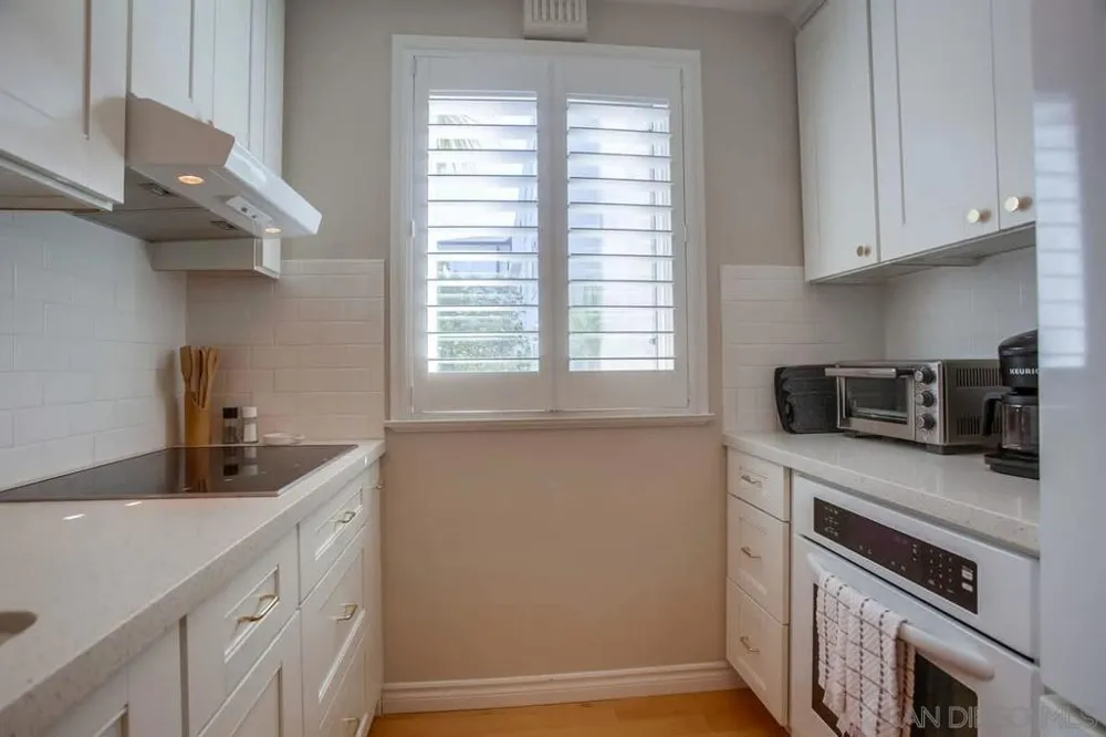245 Coast #D2 La Jolla, CA 92037