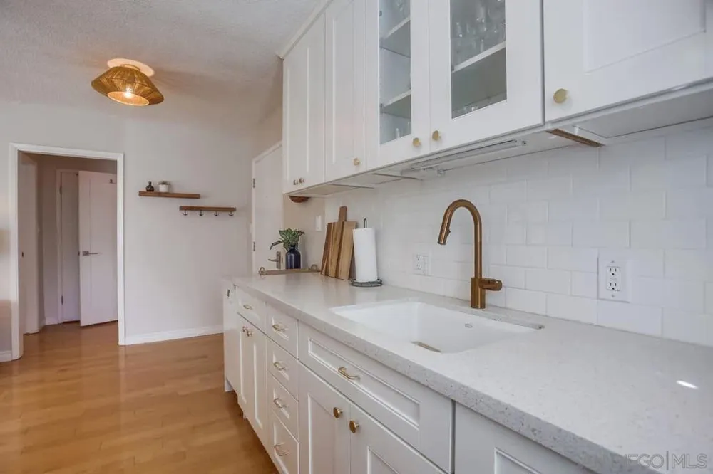 245 Coast #D2 La Jolla, CA 92037