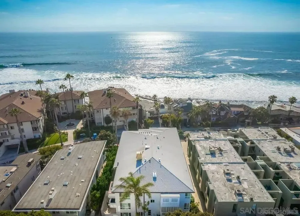 245 Coast #D2 La Jolla, CA 92037