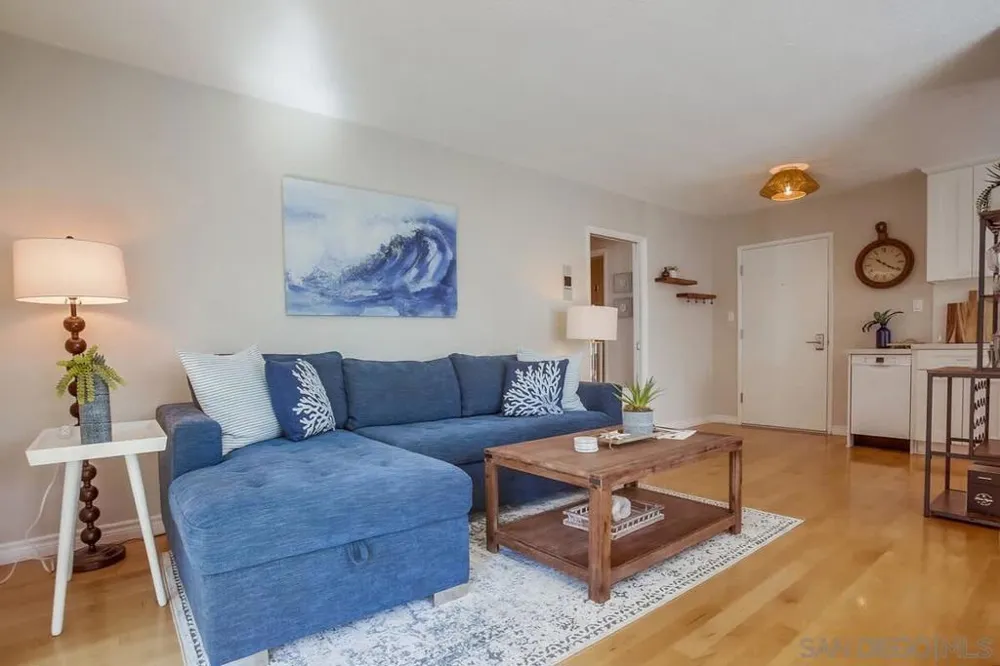 245 Coast #D2 La Jolla, CA 92037