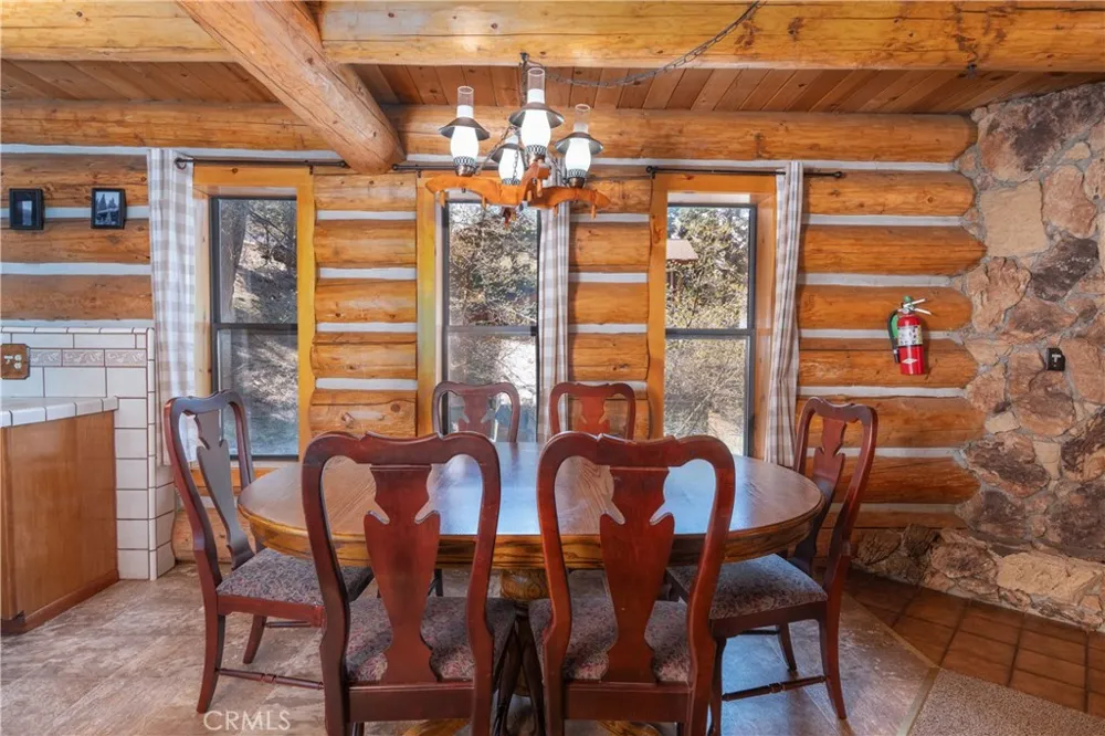 7426 Henness Ridge Road Yosemite, CA 95389
