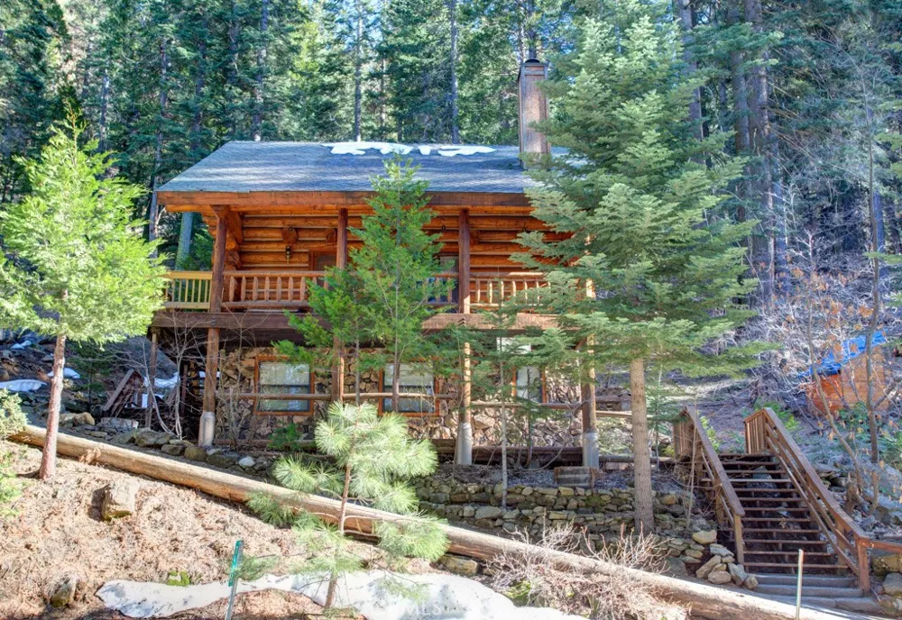 7426 Henness Ridge Road Yosemite, CA 95389