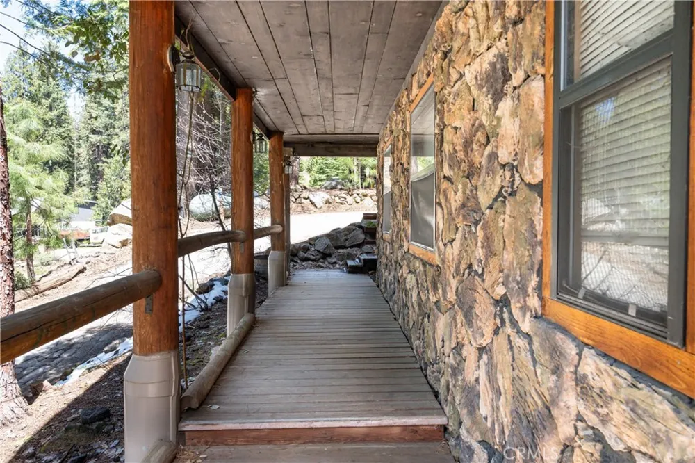 7426 Henness Ridge Road Yosemite, CA 95389