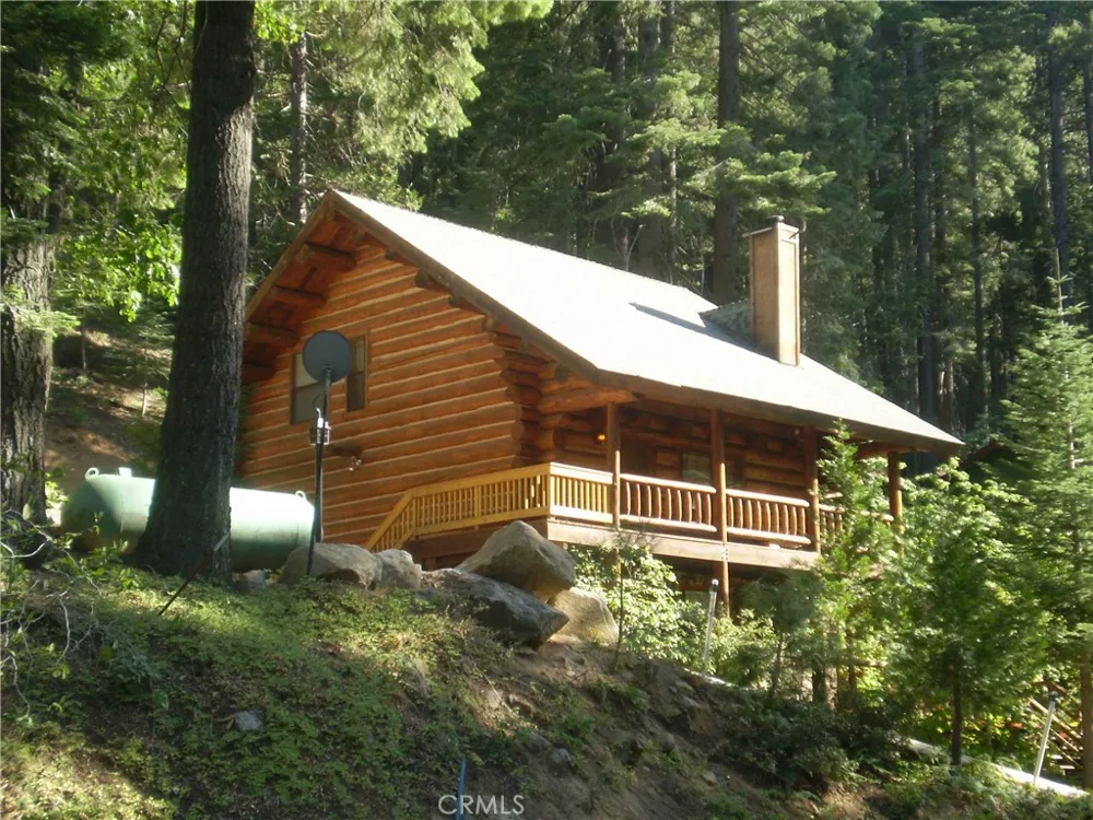 7426 Henness Ridge Road Yosemite, CA 95389
