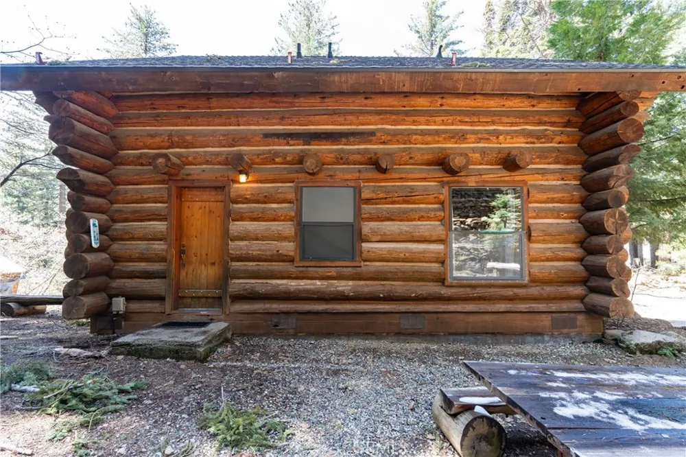 7426 Henness Ridge Road Yosemite, CA 95389