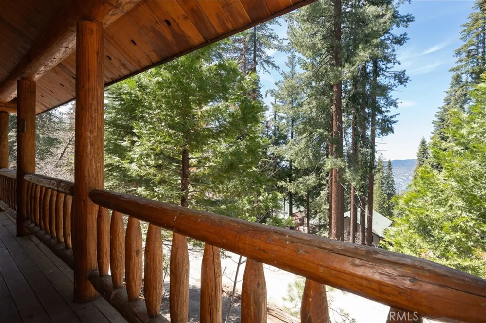 7426 Henness Ridge Road Yosemite, CA 95389