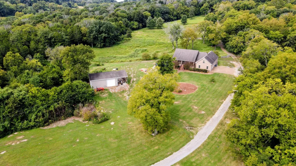 335 Hankins Ln Hartsville, TN 37074