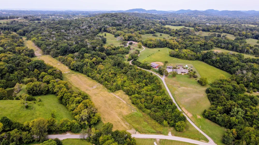 335 Hankins Ln Hartsville, TN 37074