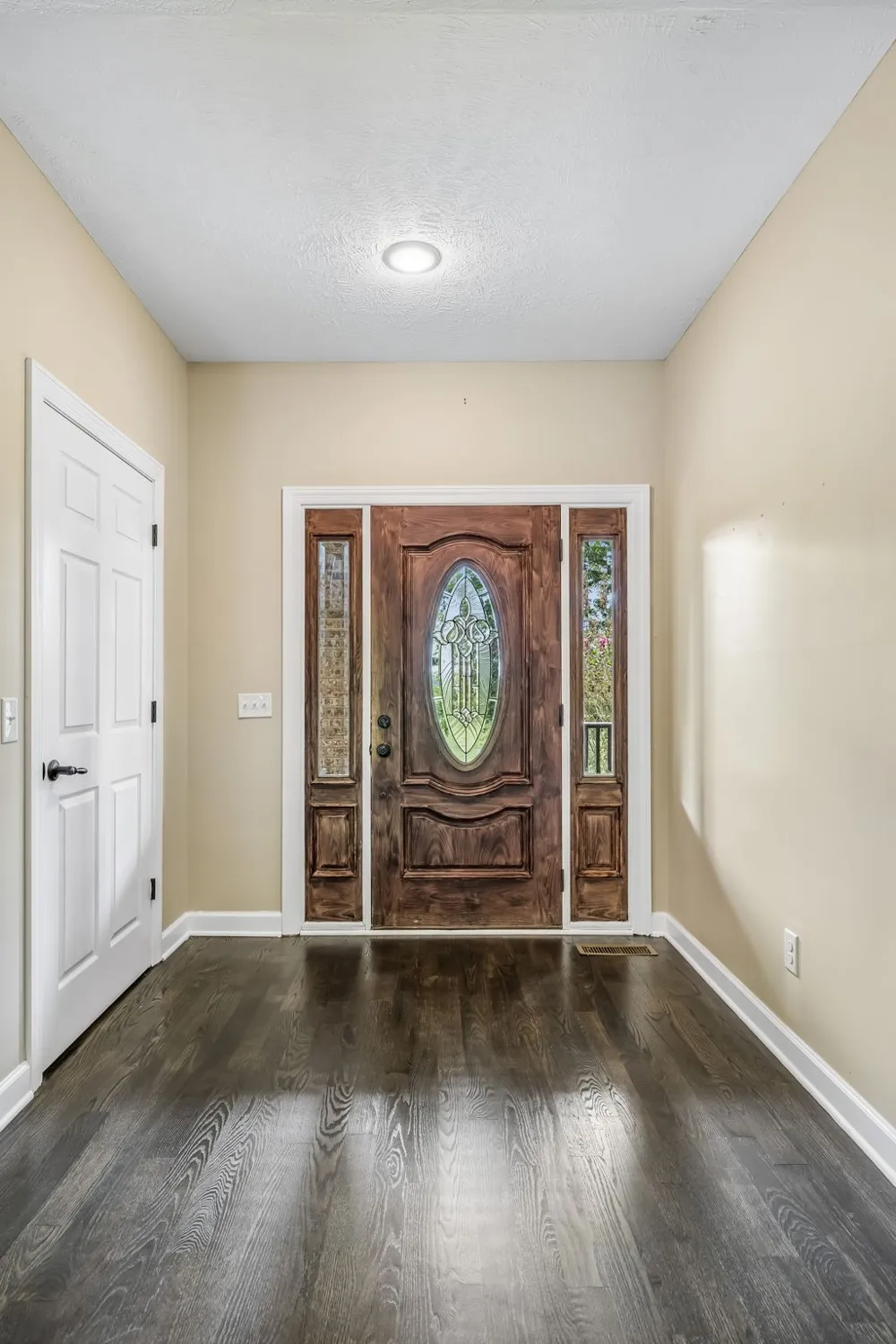 335 Hankins Ln Hartsville, TN 37074