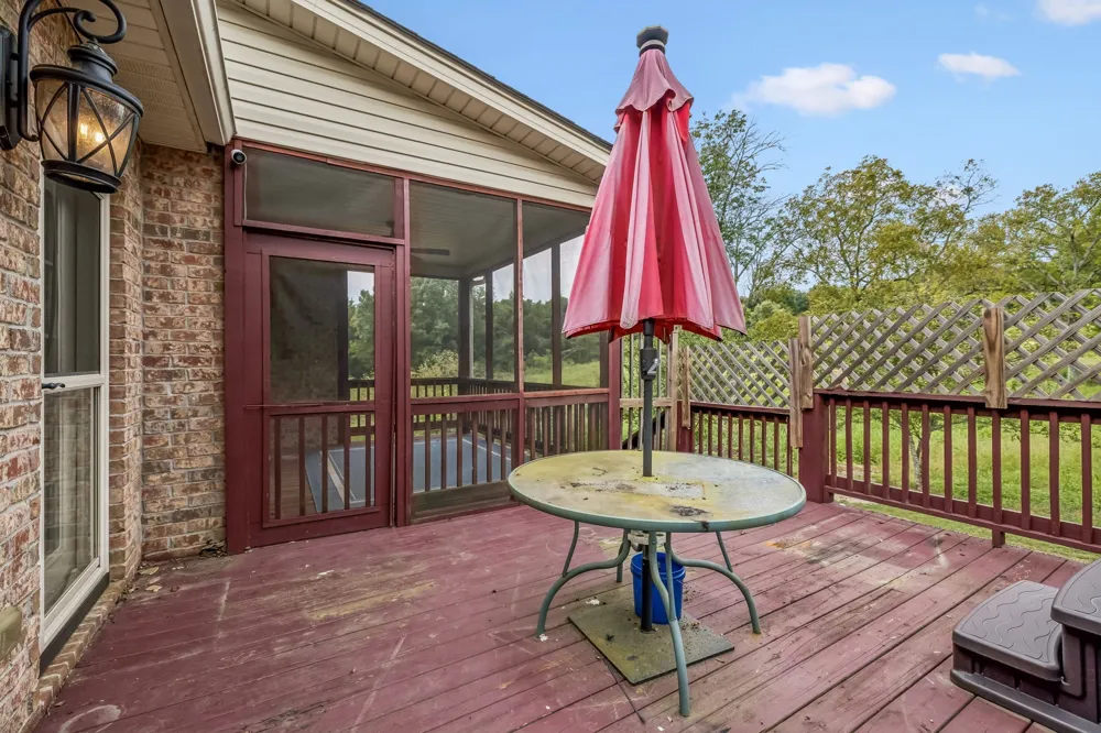 335 Hankins Ln Hartsville, TN 37074