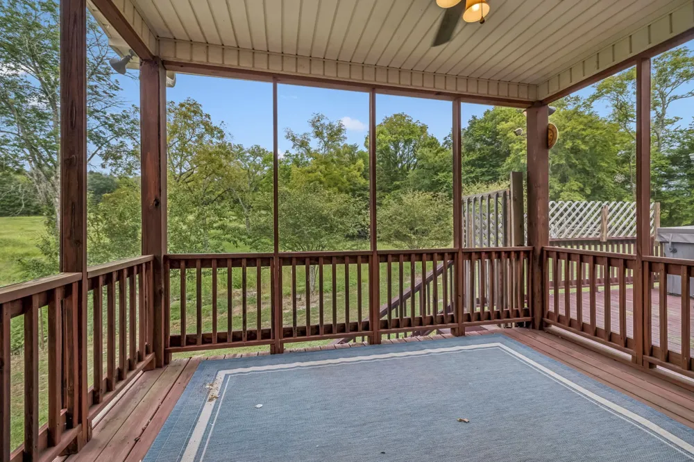 335 Hankins Ln Hartsville, TN 37074