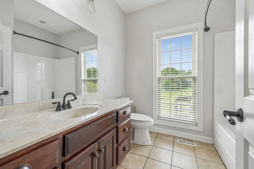 335 Hankins Ln Hartsville, TN 37074