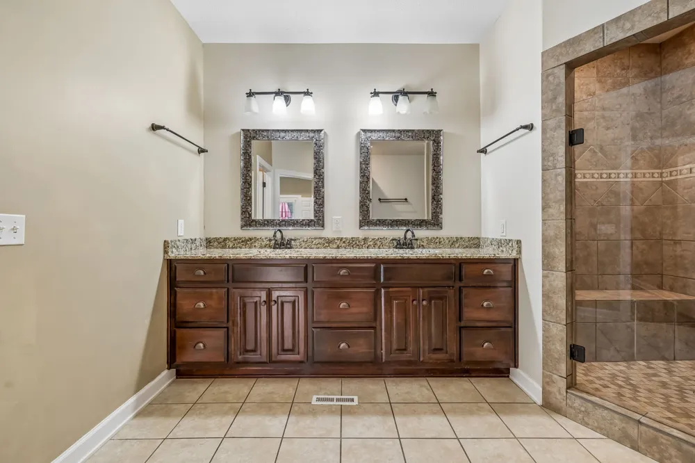 335 Hankins Ln Hartsville, TN 37074
