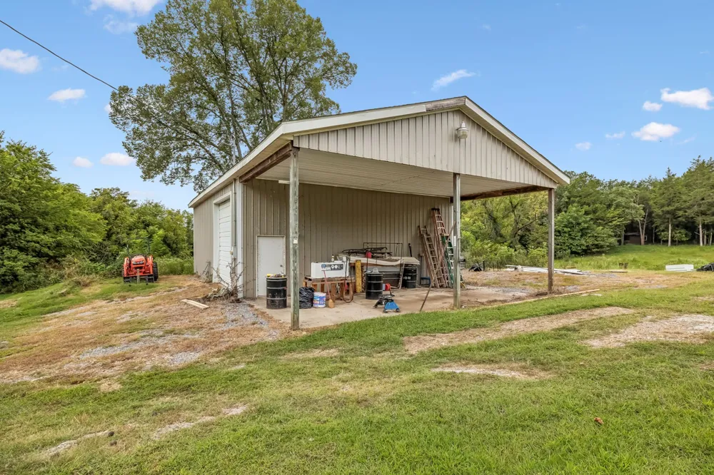 335 Hankins Ln Hartsville, TN 37074
