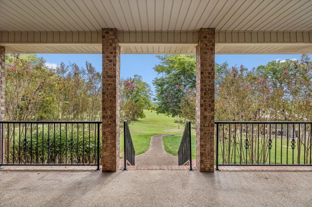 335 Hankins Ln Hartsville, TN 37074