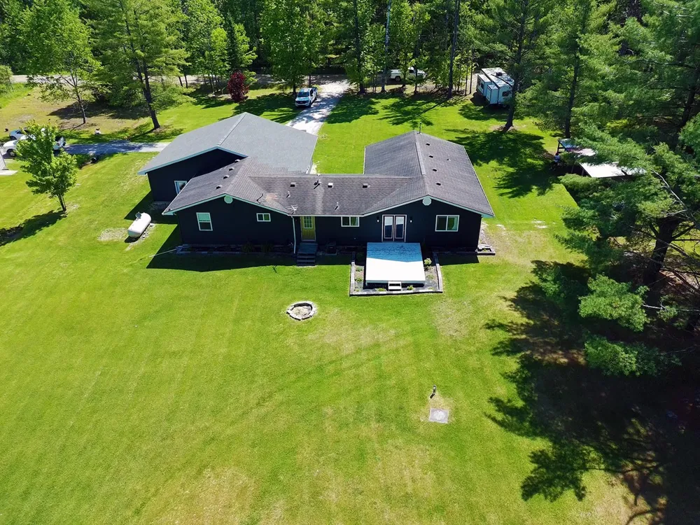 737 Sensabaugh Road Cumming Township, MI 48635